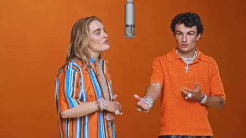 Рэп-дуэт в студии